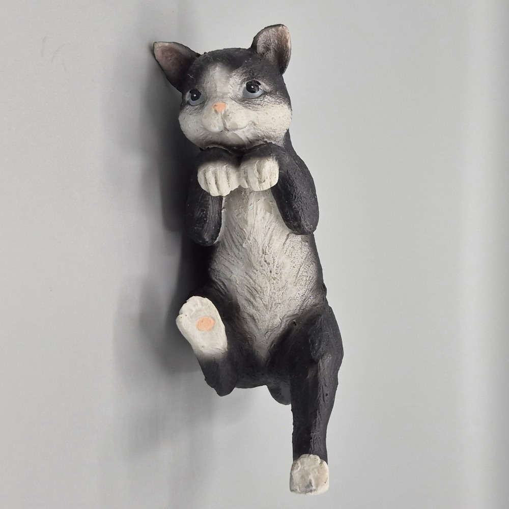 Tuxedo Cat Climbing Flower Pot Hanging Figurine Black White Resin Kitten Decor